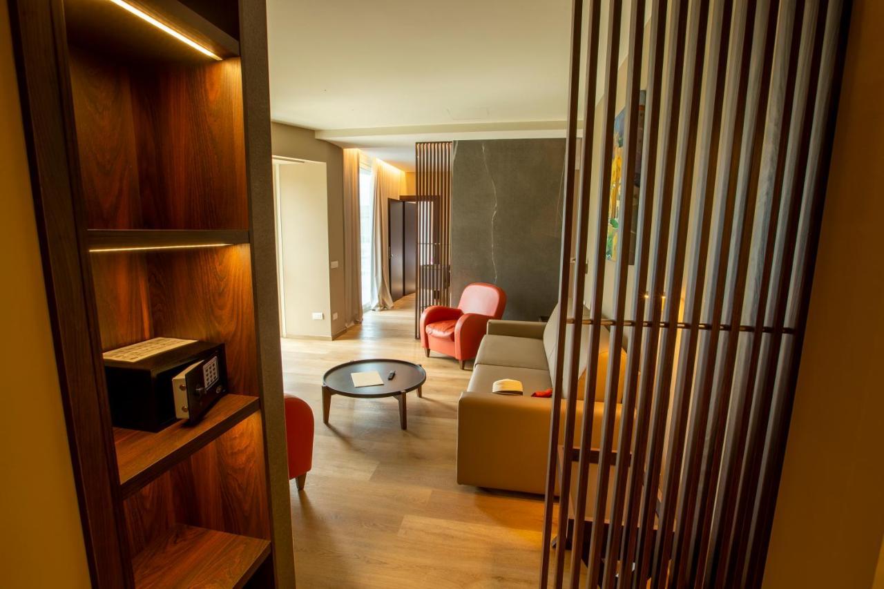 Una Hotels Mh Matera Esterno foto