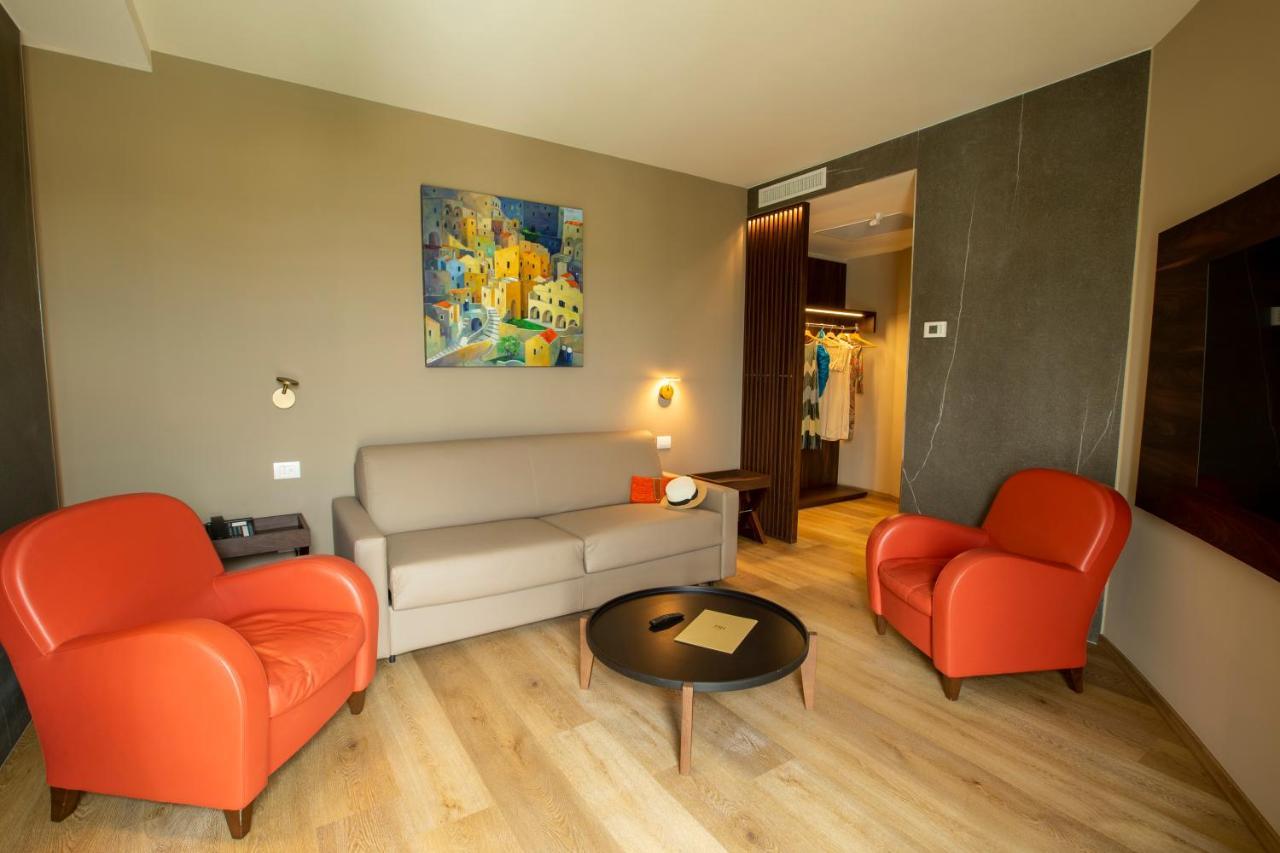 Una Hotels Mh Matera Esterno foto